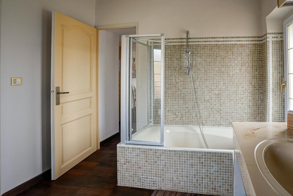 La Chaumiere, Demeure D'Hotes Lauris Kültér fotó